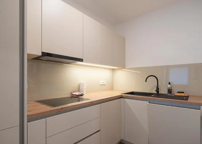 Nika & Erik كْرانْيِسكا غورا